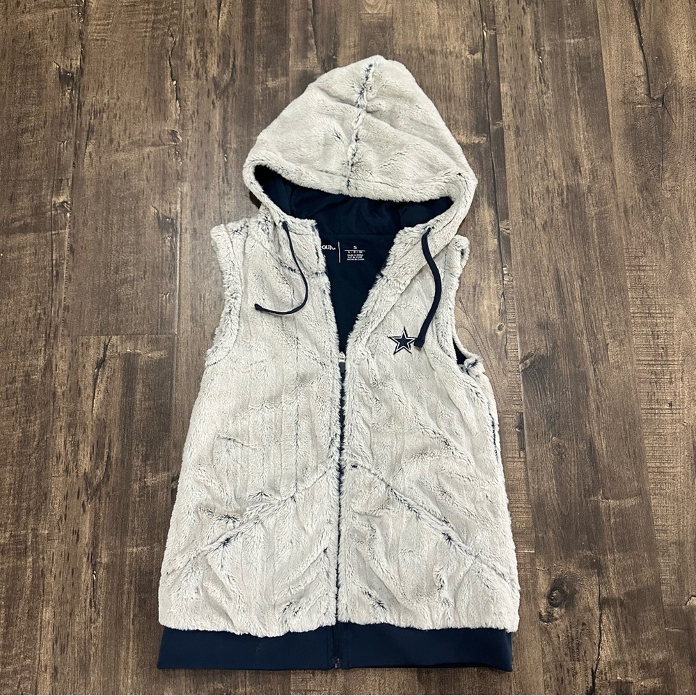 ANTIGUA Dallas Cowboys Faux Fur Hooded Vest